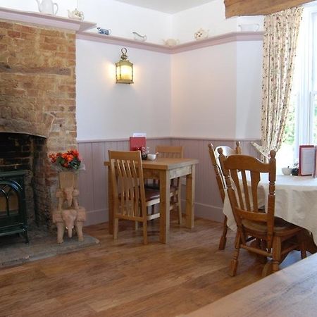 Old Riverview Guest House Earith Екстер'єр фото