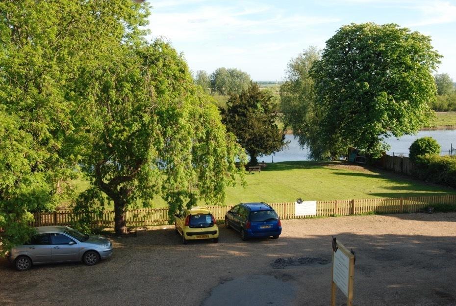 Old Riverview Guest House Earith Екстер'єр фото